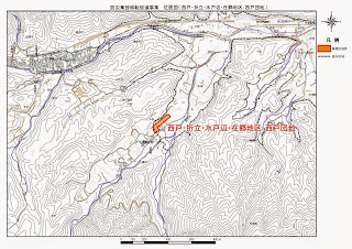 等高線の地図に災害公営住宅の位置が赤く示され、山間部の一部に囲まれている西戸・折立・水戸辺・在郷地区西戸団地の位置図