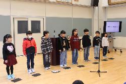 わかばタイムで発表する2年生の様子1