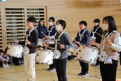 旧鼓笛隊の演奏の様子