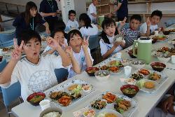 待ちに待った食事の時間です
