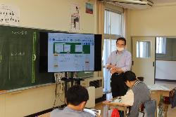6年生は算数の学習の様子を見ていただきました