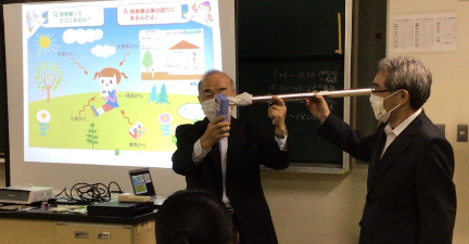 実験をしている様子