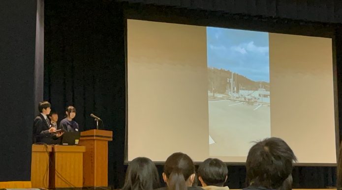 発表をしている様子