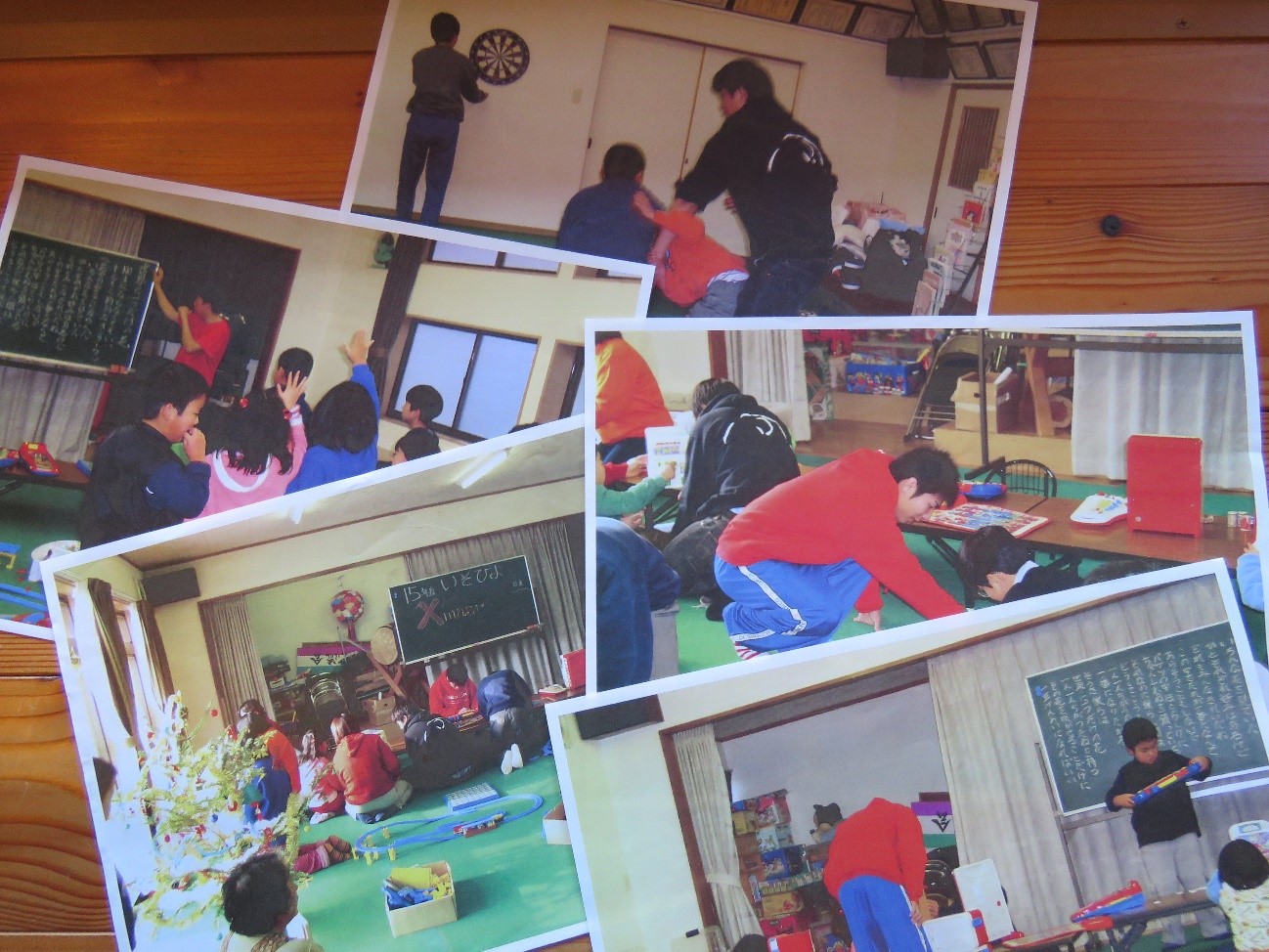 子供たちが教室の中で遊んだり勉強したりしている様子を写した複数の写真が少しずつ重なって置かれている写真