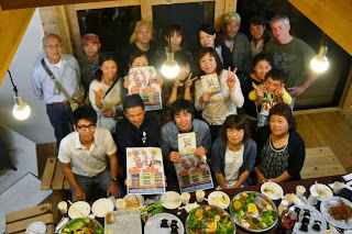 部長会のメンバーの皆さんが集まって笑顔で写っている集合写真