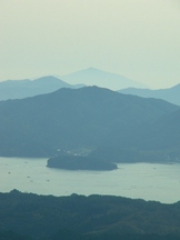 田束山頂から金華山方面