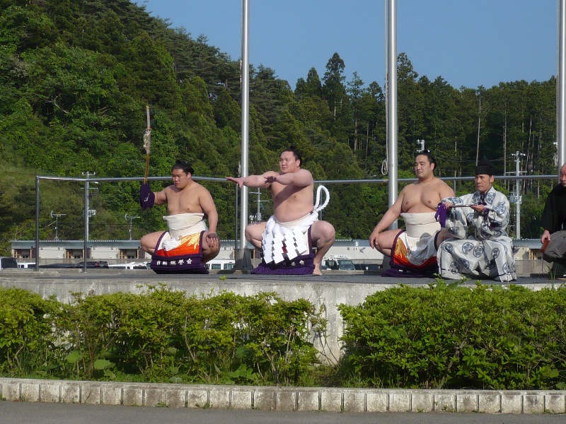 日本相撲協会の東日本大震災巡回慰問